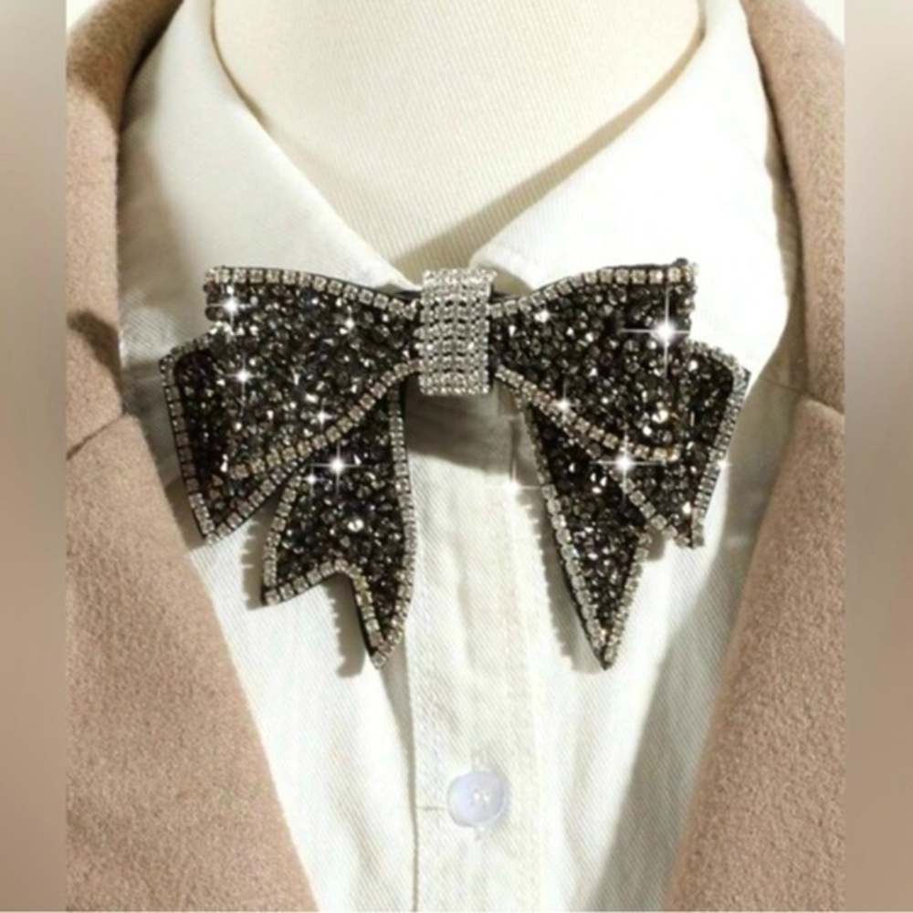 ✨Embellished Rhinestone Bow Brooch - Gunmetal